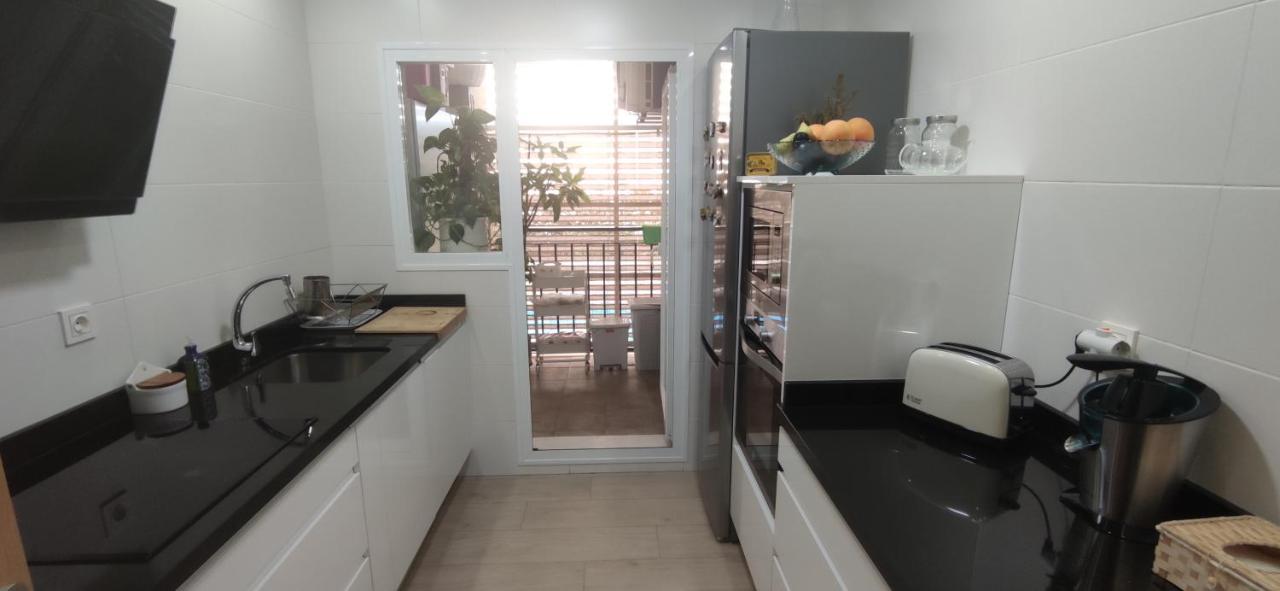 Se Alquila Habitacion Muy Luminosa Con Bano Privado En Apartamento Compartido Rincón de la Victoria Dış mekan fotoğraf